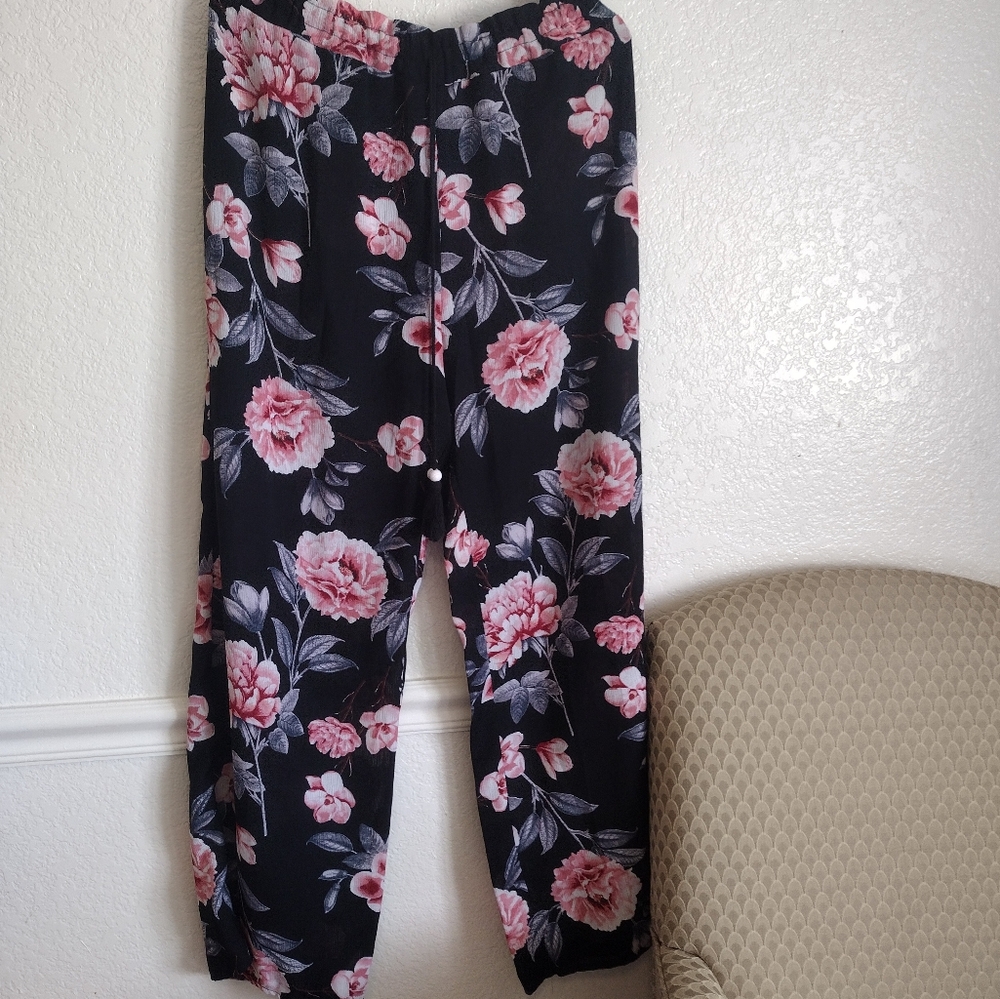 Floral women summer pants. Size L